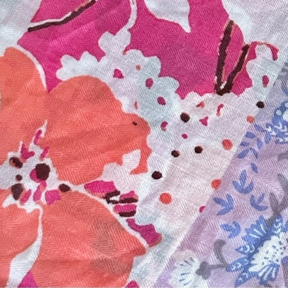 14th & Union Floral Print Lightweight Fringe Scarf NWT Soft & Feminine